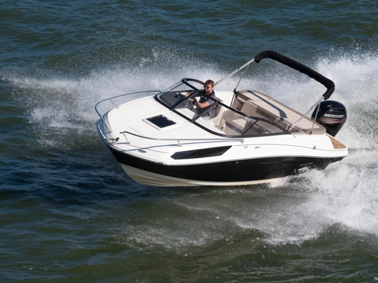 Motorboat rental with or without captain Bayliner Marseille