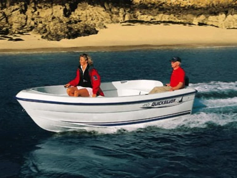 Rent a Quicksilver Quicksilver 410 Fish Marseille