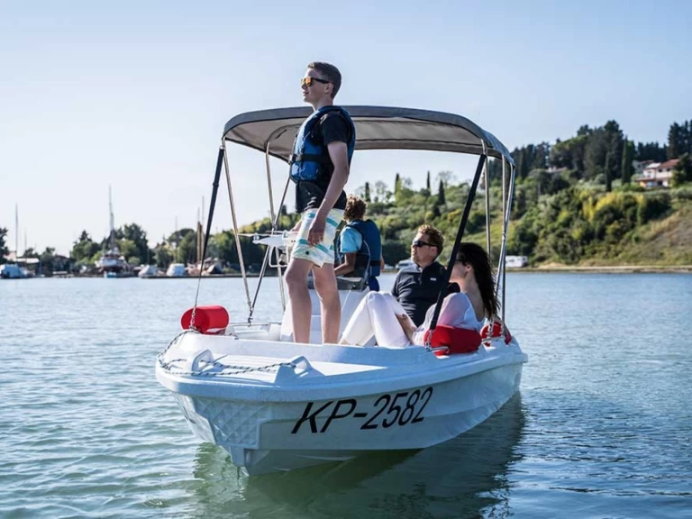 Motorboat for rent Marseille at the best price