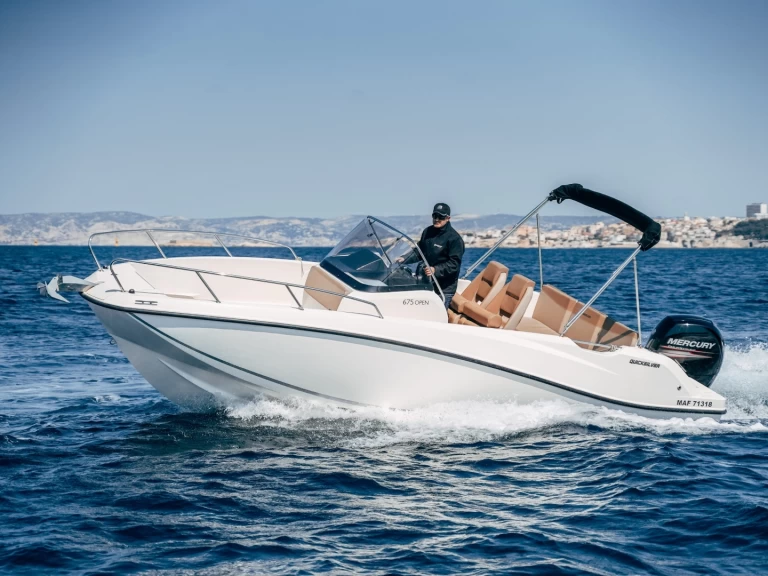 Motorboat rental in Marseille - Quicksilver Activ 675 Open