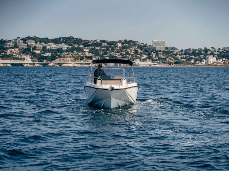 Boat rental Quicksilver Activ 675 Open in Marseille on Samboat