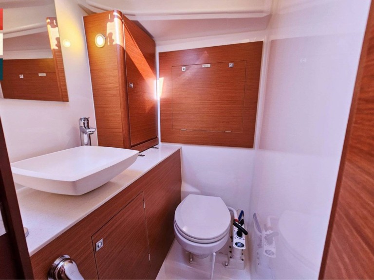 Sailboat for rent Palermo at the best price