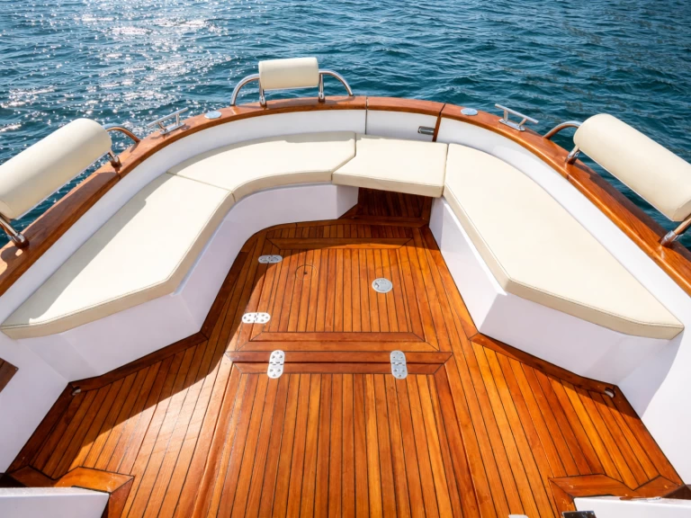 Bareboat Rental Motorboat Salpa with a boat licence