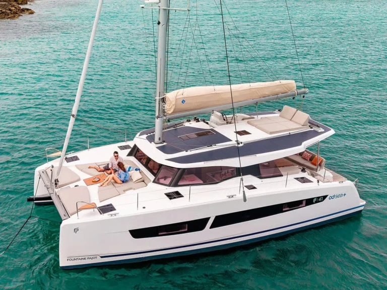 Catamaran rental with or without captain Fountaine Pajot Lefkáda