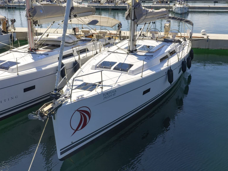 Bareboat Rental Sailboat Hanse with a boat licence