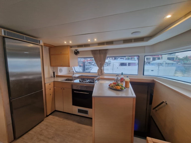 Catamaran rental in Le Marin - Lagoon Lagoon 52 S