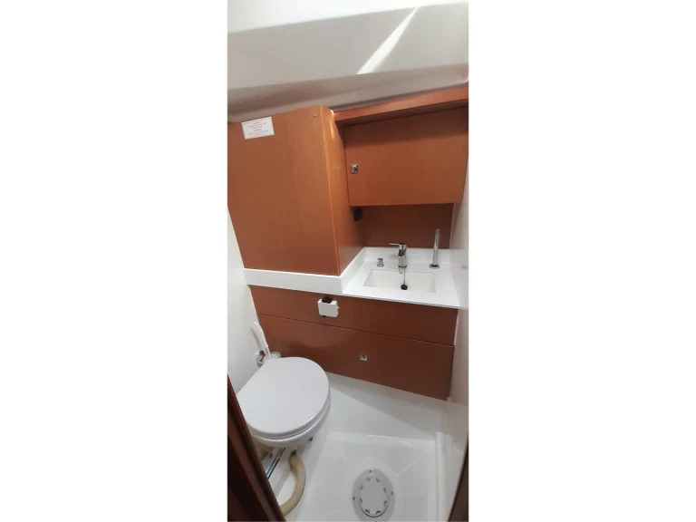 Yacht charter Cugnana Verde cheap Bavaria C45