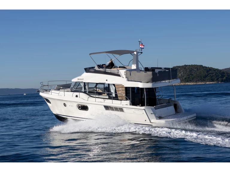Yacht charter Split cheap Swift Trawler 41