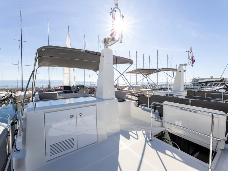 Motorboat rental in Split - Bénéteau Swift Trawler 41