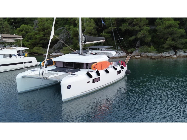 Yacht charter Skiathos cheap Lagoon 42