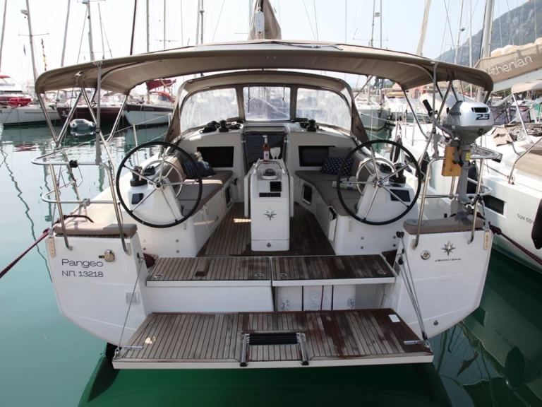 Jeanneau Sun Odyssey 410 in Benitses on SamBoat