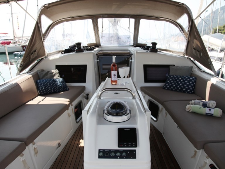 Rent a Jeanneau Sun Odyssey 410 Benitses