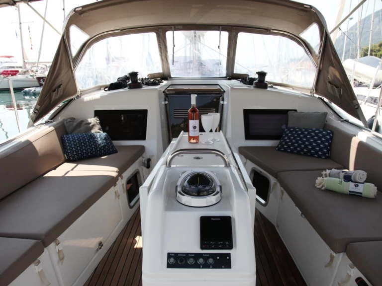 Rent a Jeanneau Sun Odyssey 410 Benitses