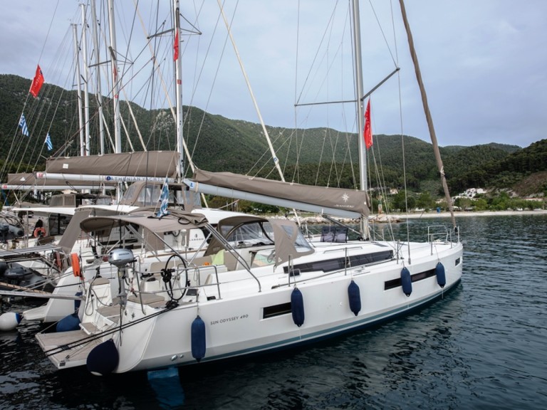 Jeanneau Sun Odyssey 490 in Neo Klima on SamBoat