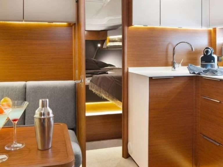 Rent a Bavaria Bavaria Sport 360 Open El Toro