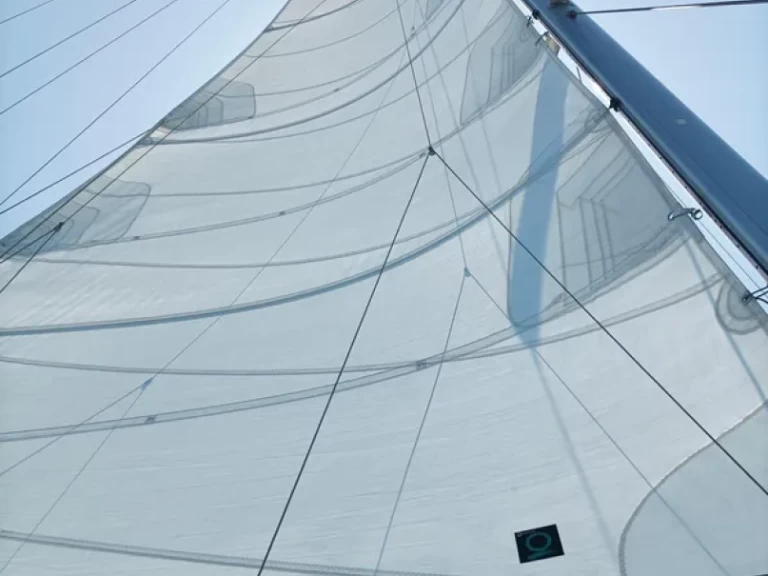 Rent a Bénéteau Oceanis 50 Family Eleusis