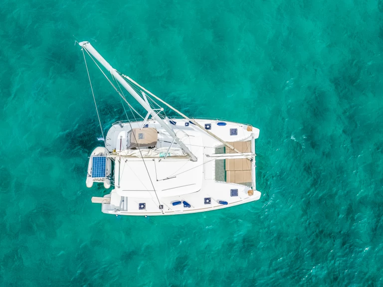 Catamaran rental in Salamina - Lagoon Lagoon 400 S2