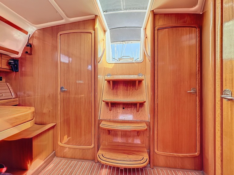 Bavaria Bavaria 42 charter bareboat or captained in  Salamina