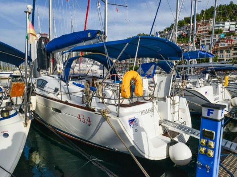 Sailboat rental in Fethiye - Bénéteau Oceanis 43