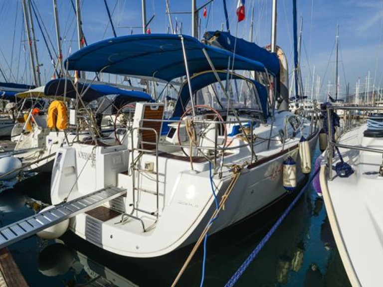 Boat rental Bénéteau Oceanis 43 in Fethiye on Samboat