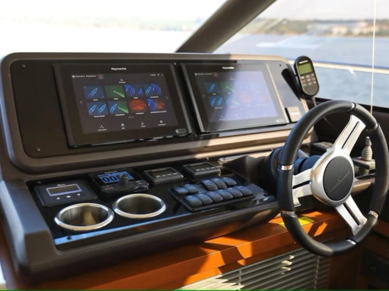 Jeanneau Prestige 520 Flybridge - 3 + 1 cab. charter bareboat or captained in  Split