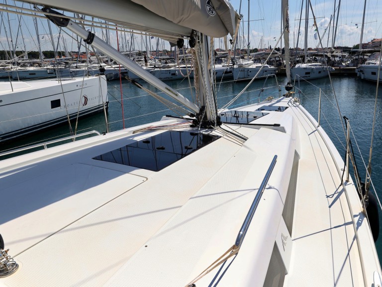 Sailboat for rent Biograd na Moru at the best price