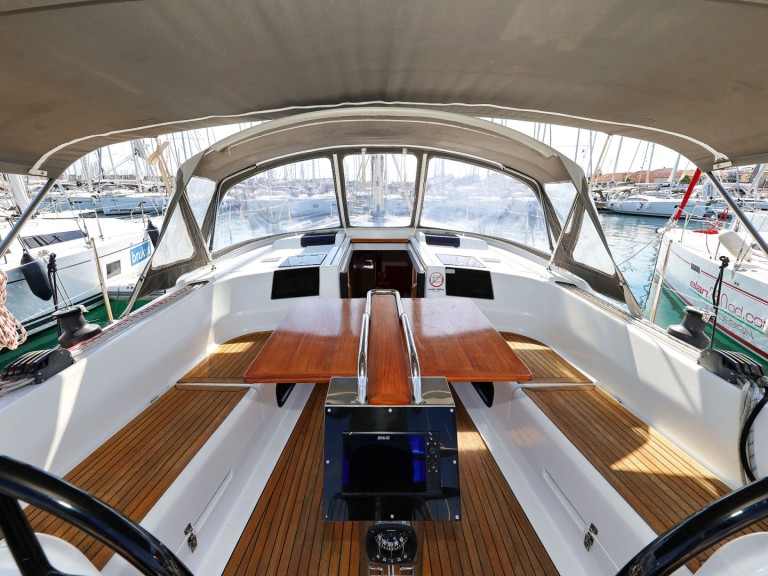 Bareboat Rental Sailboat Hanse with a boat licence