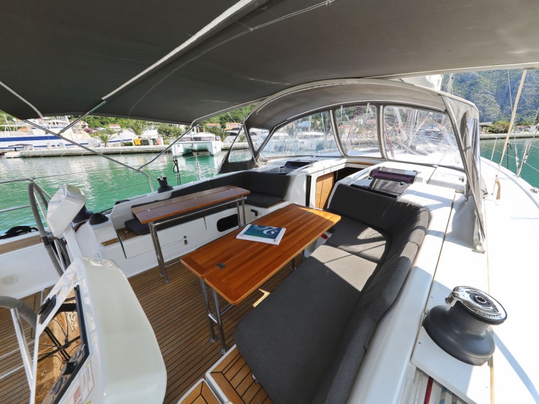 Rent a Hanse Hanse 508 Komolac