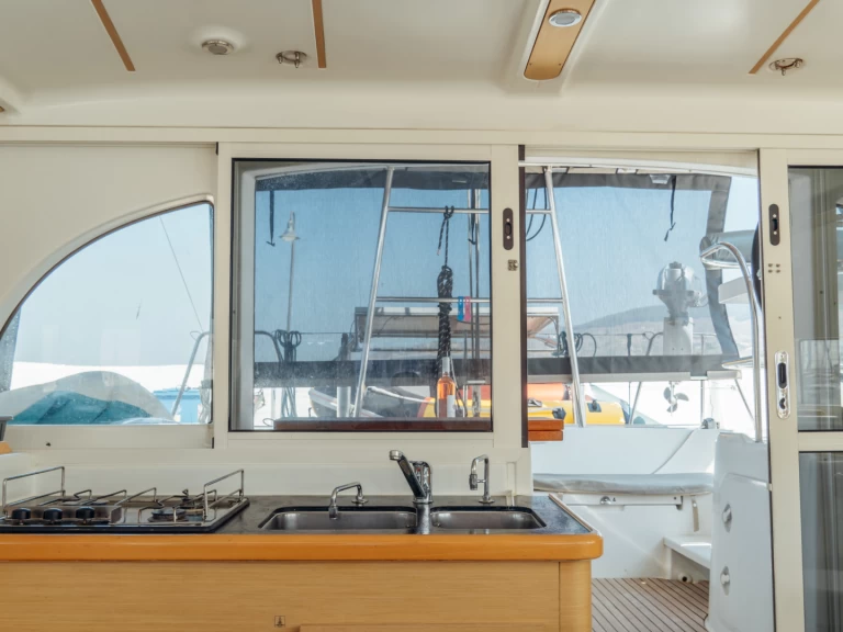 Lagoon Lagoon 380 S2 in Kos on SamBoat