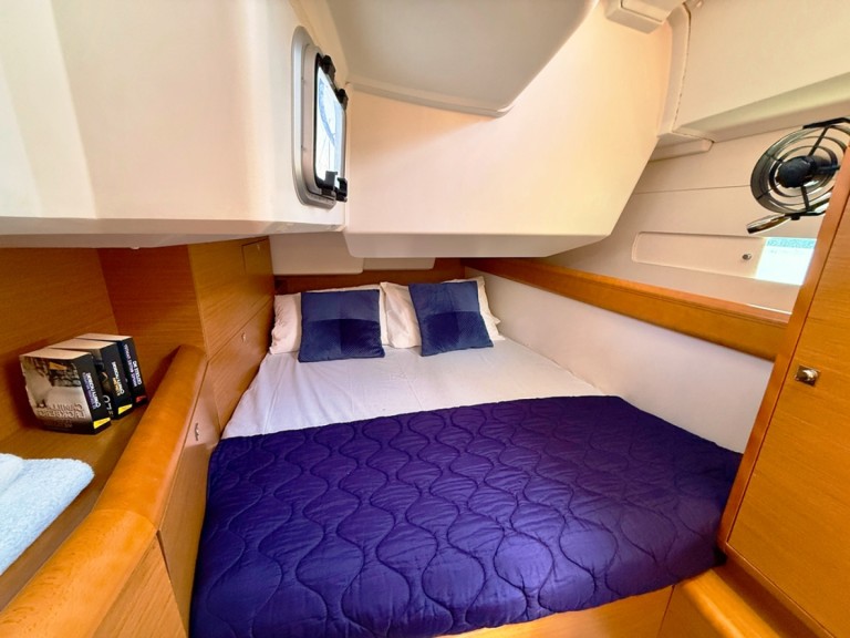 Sailboat rental with or without captain Jeanneau Préveza