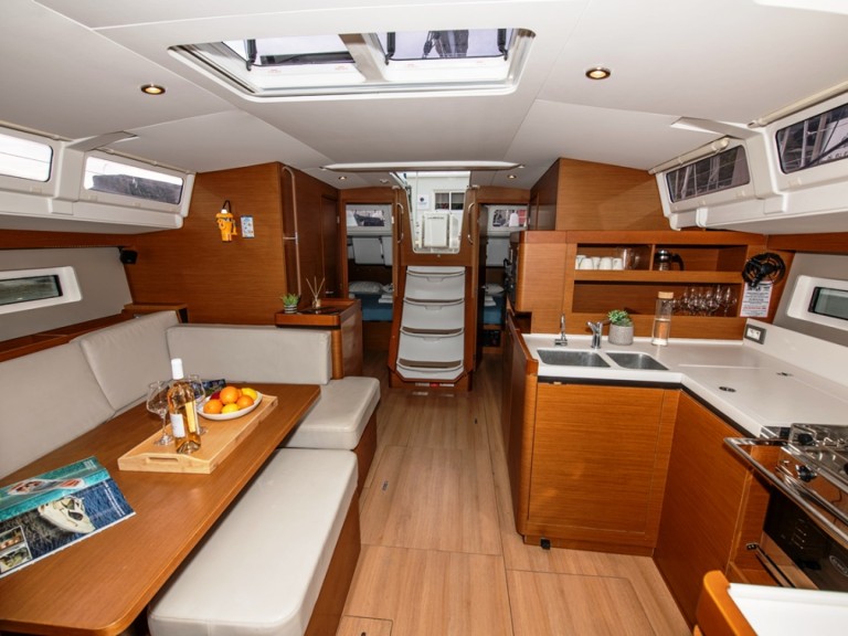 Sailboat rental in Neo Klima - Jeanneau Sun Odyssey 490