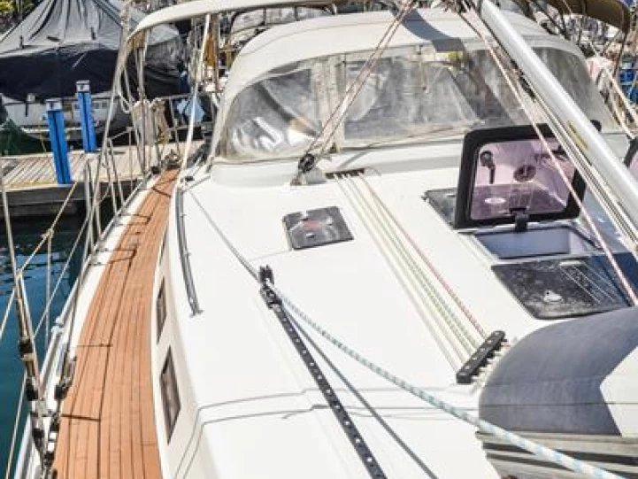 Bareboat Rental Sailboat Bavaria with a boat licence