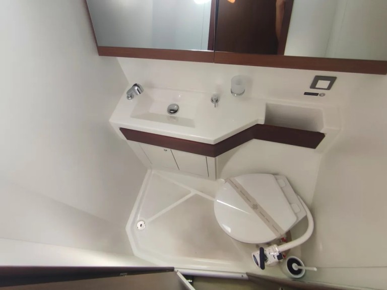 Yacht charter Pomer cheap Oceanis 46.1