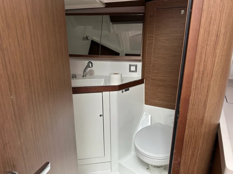 Sailboat rental with or without captain Bénéteau Dubrovnik