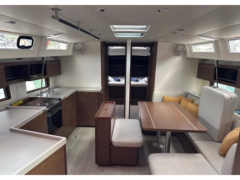 Bareboat Rental Sailboat Bénéteau with a boat licence