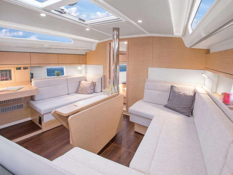 Yacht charter Lávrio cheap Hanse 418