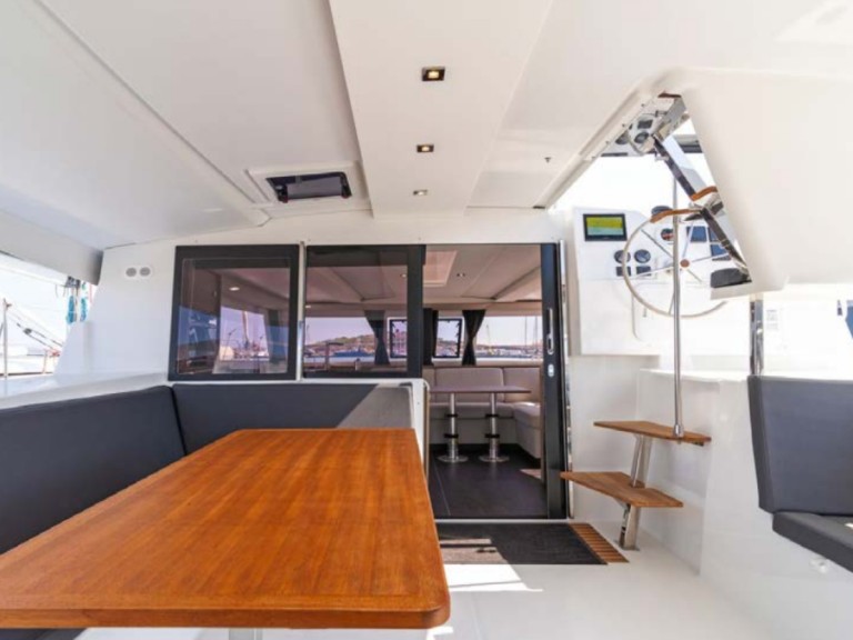 Fountaine Pajot Isla 40 in Pálairos on SamBoat