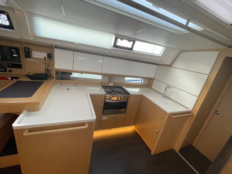 Boat rental Bavaria Bavaria C46 in Pálairos on Samboat