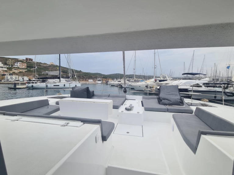 Bali Bali 5.4 charter bareboat or captained in  Lávrio