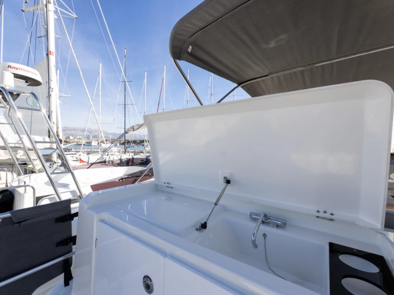 Boat rental Bénéteau Swift Trawler 41 in Split on Samboat