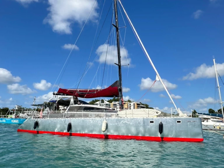 Catamaran rental in Le Marin - Lazzi 47 Plan Caroff Lazzi 47