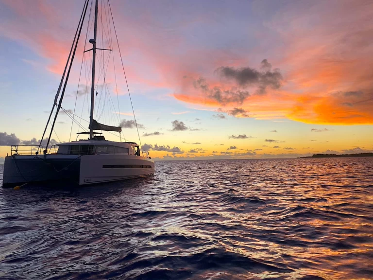 Catamaran for rent Punaauia at the best price