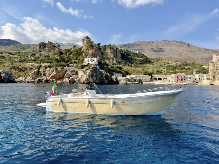 Bareboat Rental Motorboat LIVER with a boat licence