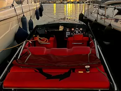 Motorboat for rent Glyfada at the best price