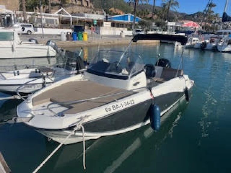Quicksilver Activ 605 Sundeck in Castelldefels on SamBoat