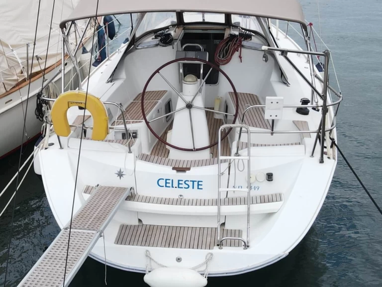 Yacht charter Lávrio cheap Sun Odyssey 36i