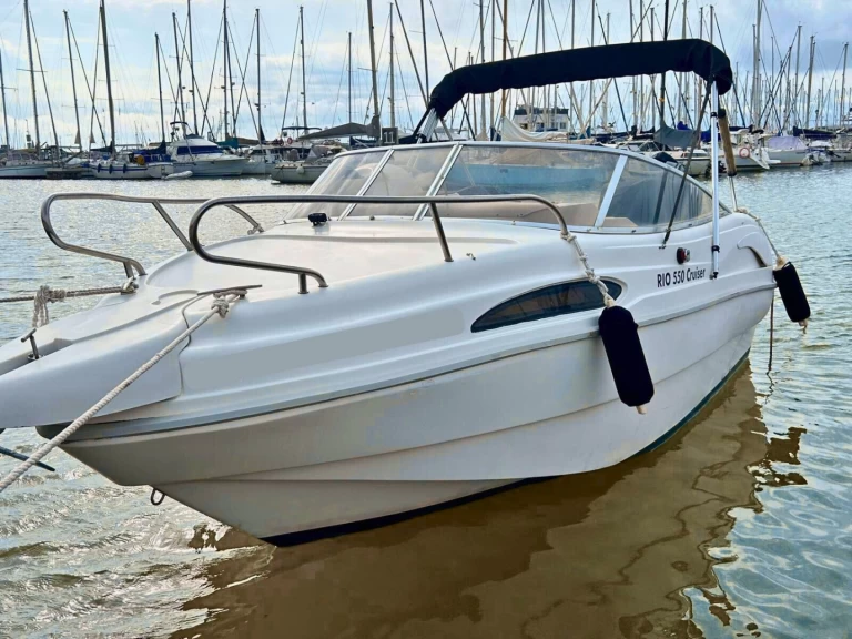 Bareboat Rental Motorboat Rio with a boat licence