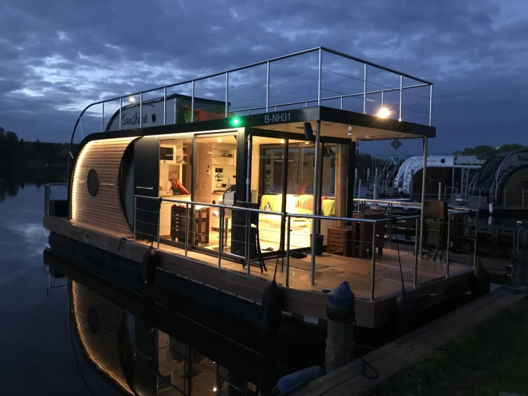 Nautilus Hausboote Apartmentboot maxi in Buchholz on SamBoat