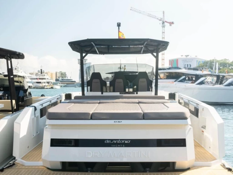 Rent a DE ANTONIO Yachts 32 OPEN Mahón