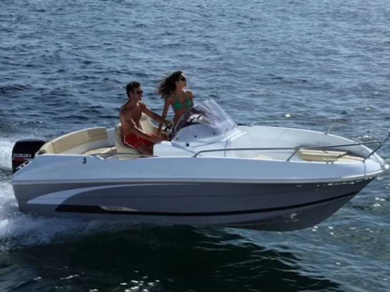 Motorboat rental in Zadar - Bénéteau Beneteau 550 Flyer